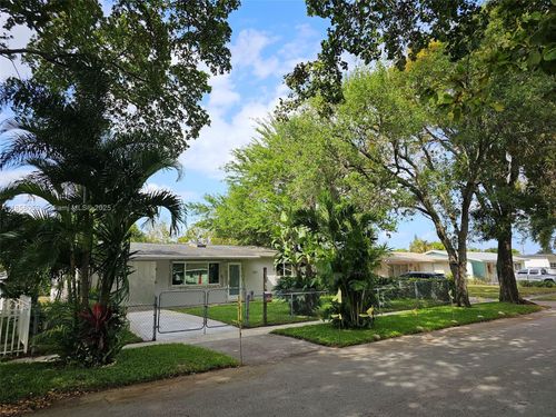 6521 Moseley St, Hollywood, FL, 33024-4006 | Card Image