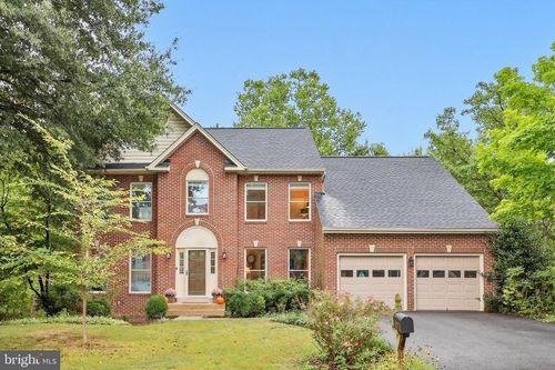 9005 Shadybrook Dr, FREDERICK, MD, 21701-5841 | Card Image