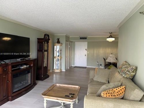 apt-517-210 174th St, Sunny Isles Beach, FL, 33160-3337 | Card Image