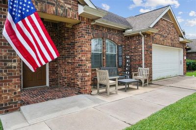 9215 Morningside Drive, House other with 3 bedrooms, 2 bathrooms and null parking in Hitchcock TX | Image 3