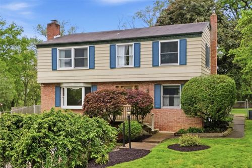 139 E Edgewood Dr, Canonsburg, PA, 15317-3358 | Card Image