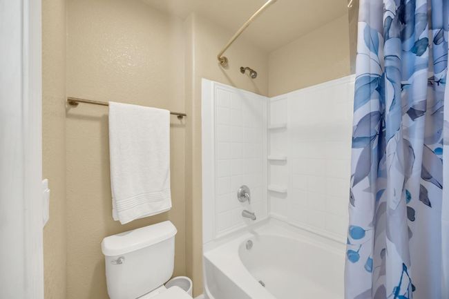 UNIT-1226 - 1200 Moon Cir, Condo with 2 bedrooms, 2 bathrooms and null parking in Folsom CA | Image 18
