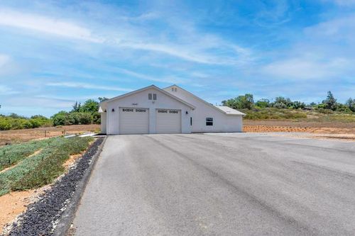 14443 Cool Valley Rd, Valley Center, CA, 92082-5216 | Card Image