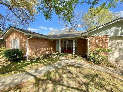 1609 Pinoak Dr, Huntsville, TX, 77340-4337 | Card Image