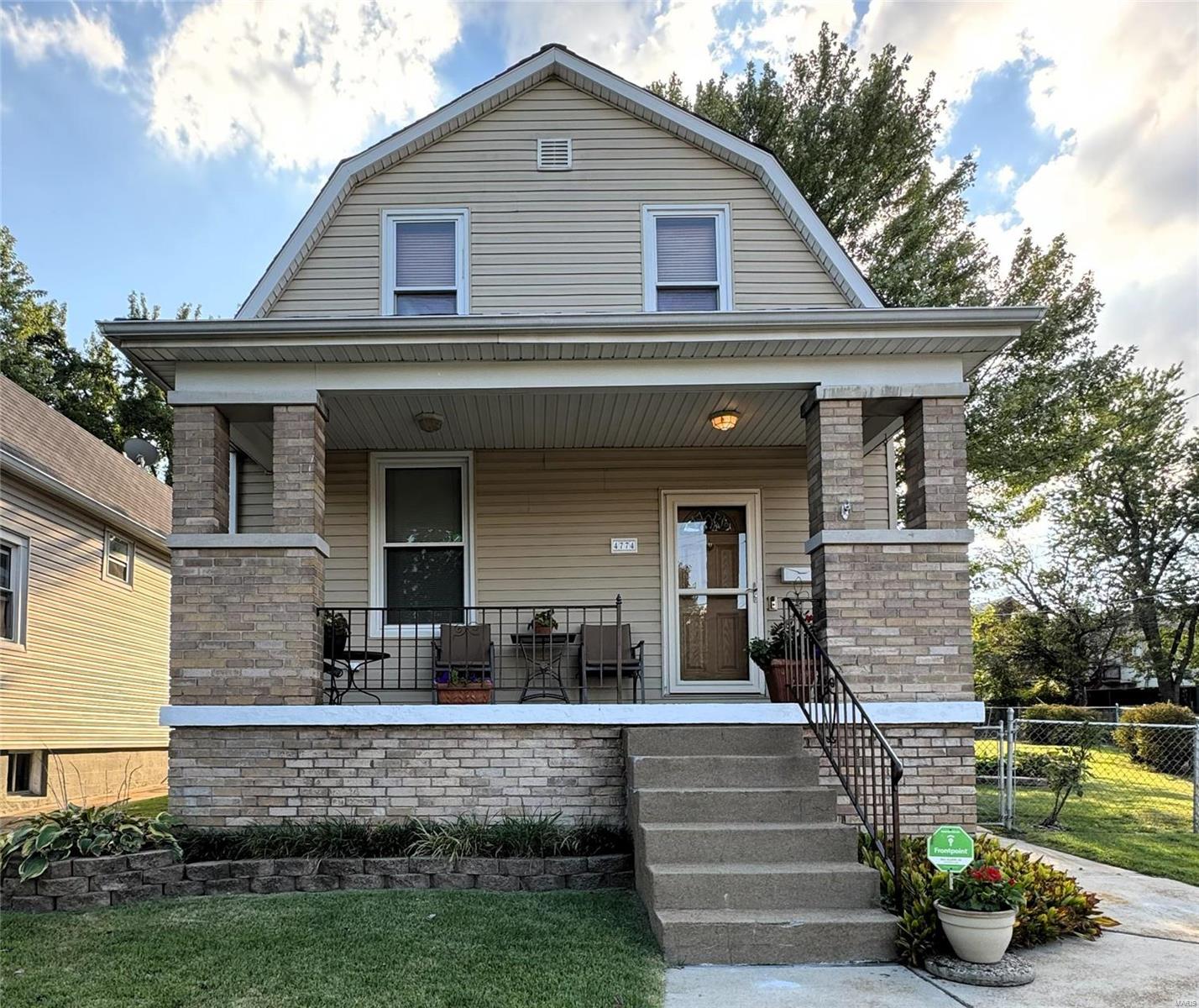 Dahlia Ave, Saint Louis, MO 63116