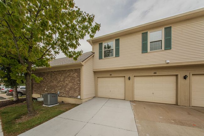 128 Commons Cir, Condo with 2 bedrooms, 2 bathrooms and null parking in Saline MI | Image 7