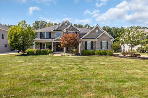 9660 Grand Oaks Trl, Olmsted Twp, OH, 44138-8154 | Card Image