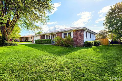 1923 Donna Cir, Lebanon, MO, 65536-3723 | Card Image