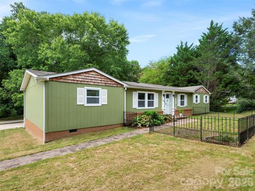32 Reeves Rd, Leicester, NC, 28748-7667 | Card Image