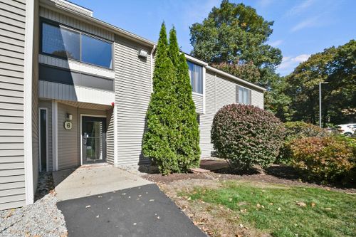 unit-11-6 Thayer Pond Dr, North Oxford, MA, 01537-1135 | Card Image