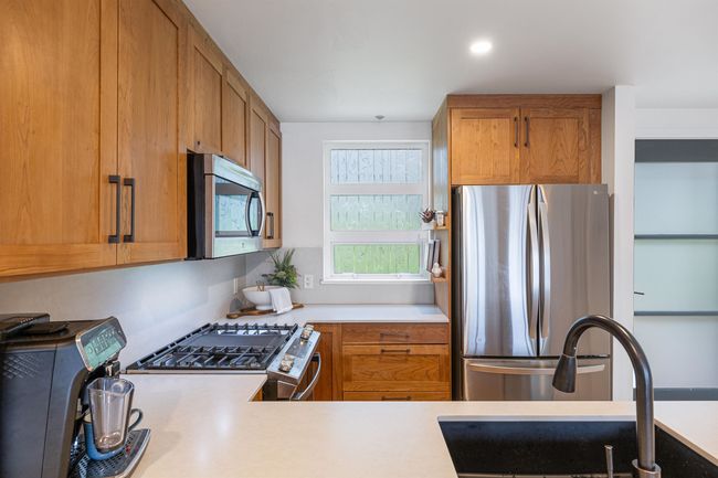323 - 95 Moody St, Townhouse with 2 bedrooms, 3 bathrooms and 2 parking in Port Moody BC | Image 6