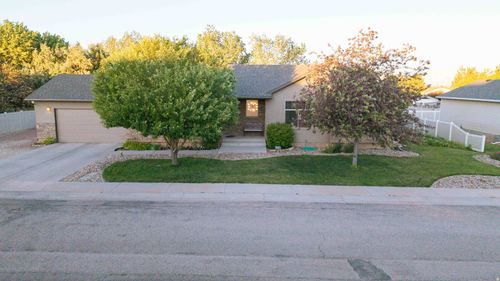135 Constitution Dr, Roosevelt, UT, 84066-3901 | Card Image