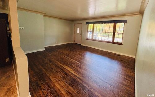 702 S Dixon Ave, Carbondale, IL, 62901-2320 | Card Image