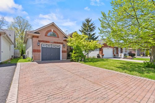 4333 Southerland Crt, Niagara Falls, ON, L2G7W4 | Card Image