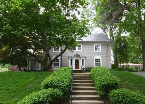 401 W 57th Ter, Kansas City, MO, 64113-1271 | Card Image