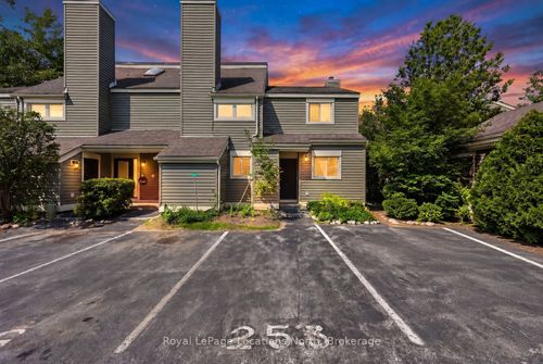 253-13 Harbour St W, Collingwood, ON, L9Y5R8 | Card Image