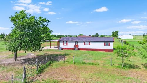 220 Lcr 396, Groesbeck, TX, 76642-3557 | Card Image