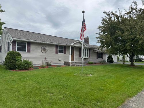 7 Circle Dr, Essex, VT, 05452-3377 | Card Image