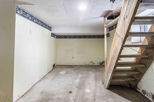 7504 Kipling Ave, House other with 2 bedrooms, 1 bathrooms and 3 parking in Woodbridge ON | Image 33