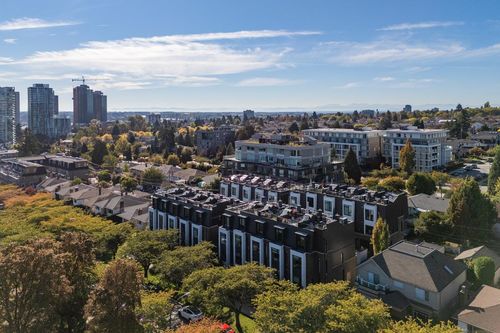 7599 Yukon St, Vancouver, BC, V5X2Y4 | Card Image