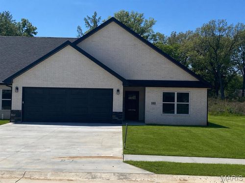 123 Beechwood Ln, Cape Girardeau, MO, 63701-3733 | Card Image