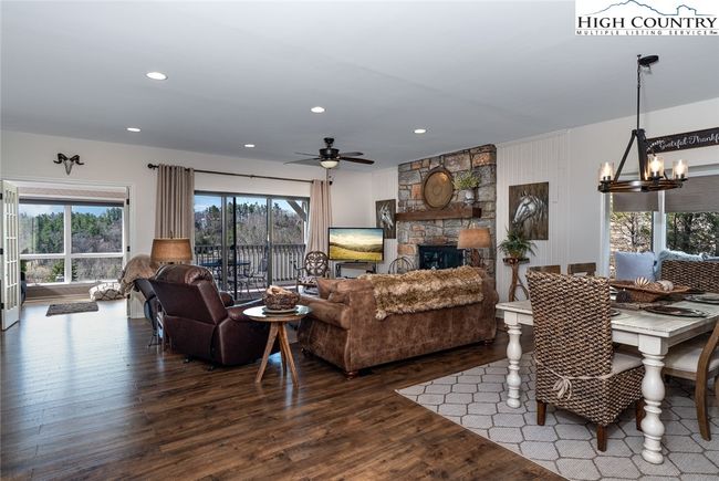 ROBIN-2 - 934 Chetola Lake Drive, Condo with 2 bedrooms, 2 bathrooms and null parking in Blowing Rock NC | Image 12