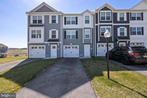 8 Heath Cir, CARLISLE, PA, 17013-1573 | Card Image