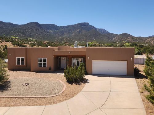 29 Camino De Los Desmontes, Placitas, NM, 87043-8731 | Card Image