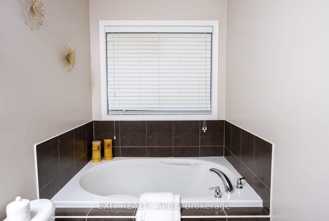 90 Norwich Rd, House other with 4 bedrooms, 4 bathrooms and 3 parking in Breslau ON | Image 25