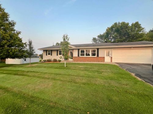 916 Walnut St, MARATHON, WI, 54448-9333 | Card Image