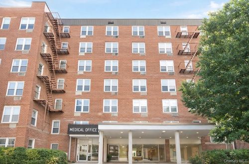 5-14424 37 Avenue, New York, NY, 11354 | Card Image