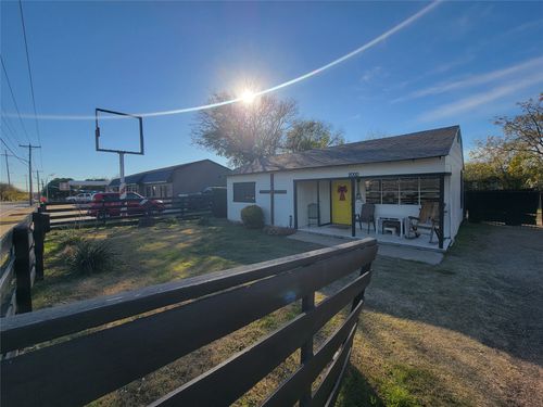 1-2000 Stalcup Rd, Fort Worth, TX, 76112-7648 | Card Image