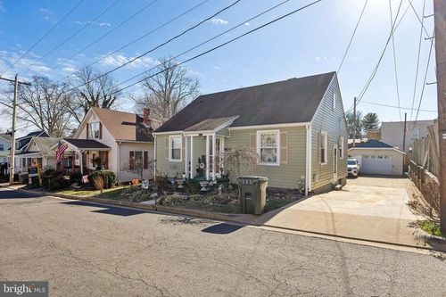 115 E Stevens St, CULPEPER, VA, 22701-3121 | Card Image