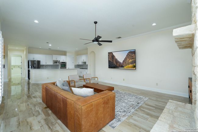 22718 Fossil Peak, House other with 4 bedrooms, 5 bathrooms and null parking in San Antonio TX | Image 9