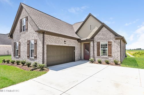 9273 Lakeside Cir S, Walls, MS, 38680-1008 | Card Image
