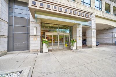 916 - 23 Glebe Rd W, Condo with 2 bedrooms, 2 bathrooms and 1 parking in Toronto ON | Image 2