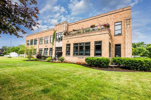 209-2214 S State St, Saint Joseph, MI, 49085-1913 | Card Image