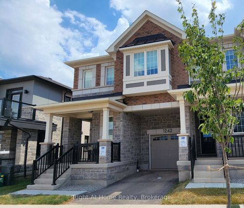 1242 Wheat Boom Dr, Oakville, ON, L6H7W4 | Card Image