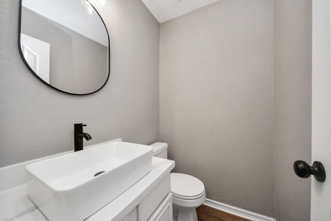1410 Long View Dr, House other with 5 bedrooms, 4 bathrooms and 3 parking in Pearland TX | Image 9