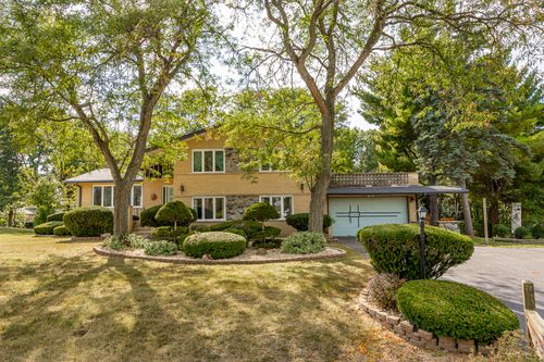 11716 Center Dr, Lemont, IL, 60439-4136 | Card Image