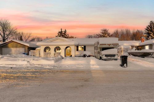 67 Fitzsimmons Ave, Fort Mcmurray, AB, T9H1Z3 | Card Image