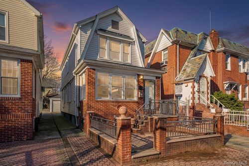 846 E 48th St, Brooklyn, NY, 11203-5812 | Card Image