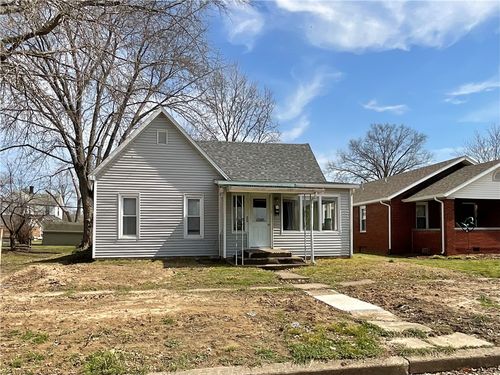 205 S 3rd St, Altamont, IL, 62411-1105 | Card Image