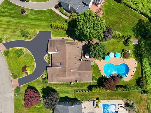 1 Castle Dr, Woodbury, NY, 11797-1015 | Card Image