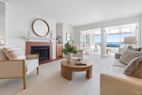 apt-211-1201 Brickyard Way, Richmond, CA, 94801-4141 | Card Image