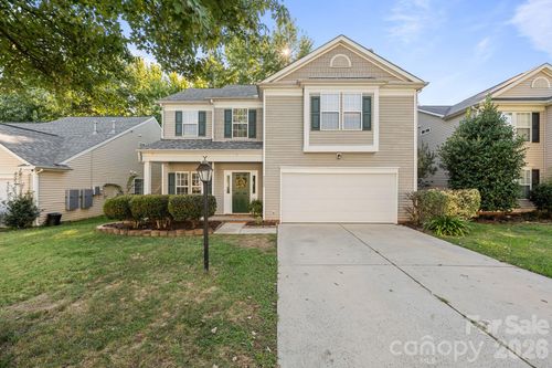 5520 Waverly Lynn Ln, Charlotte, NC, 28269-1588 | Card Image