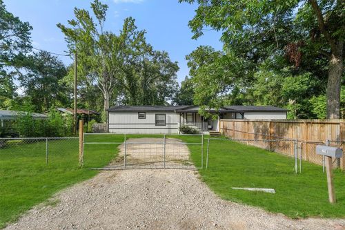110 Robin St, Shepherd, TX, 77371-6394 | Card Image