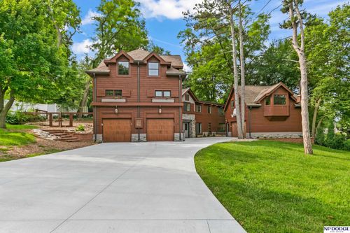 9209 Hickory Street, Omaha, NE, 68124 | Card Image