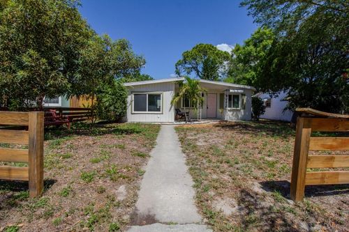 325 42nd Ave N, St Petersburg, FL, 33703-4827 | Card Image