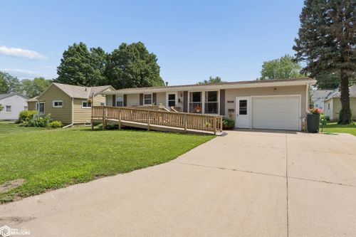 408 Pine St, Osage, IA, 50461-1137 | Card Image